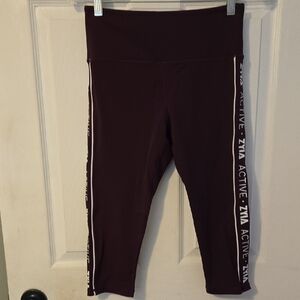 ZYIA Active Women's Capris in Dark Purple W White Detail. Size 6-8